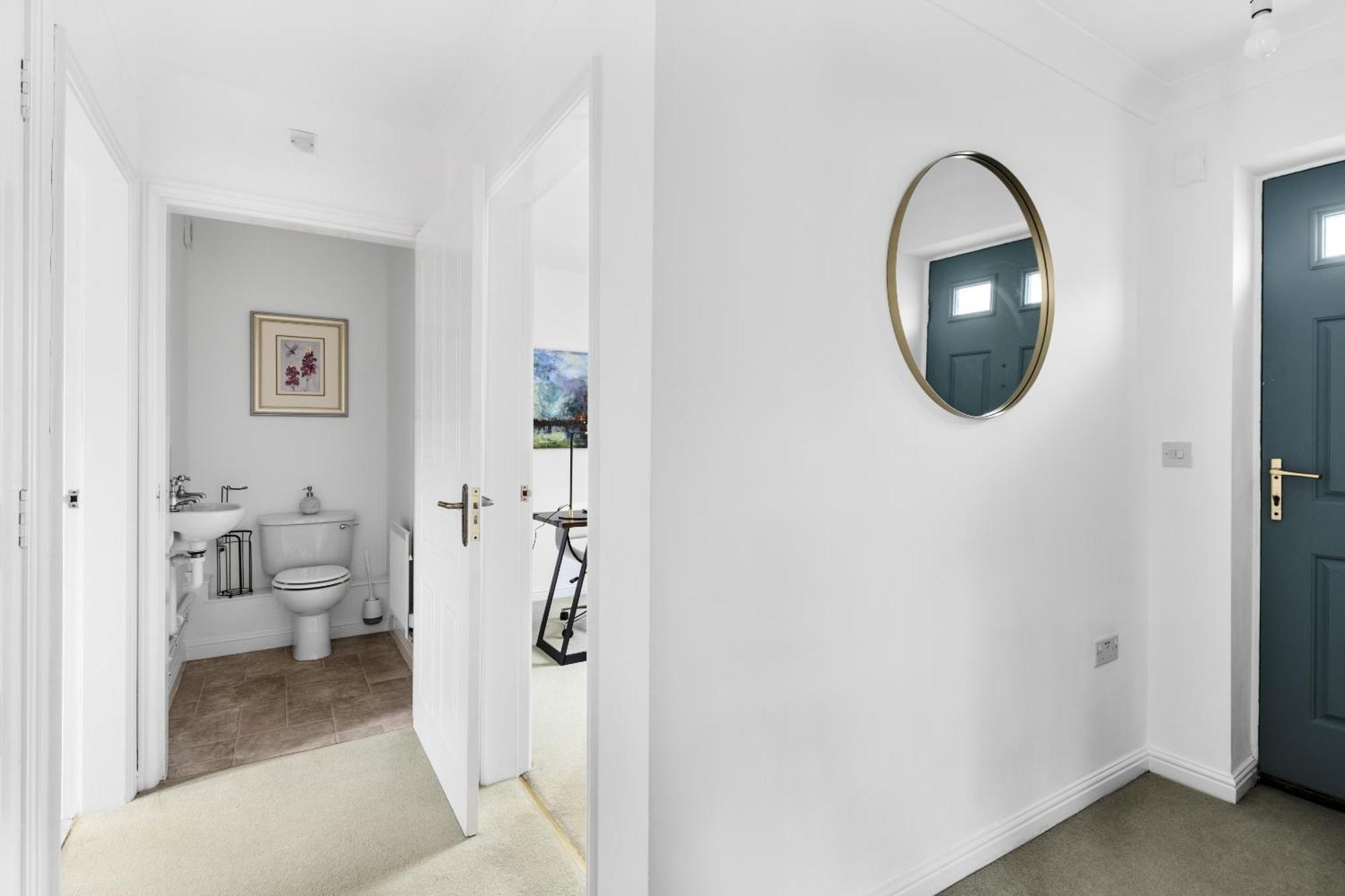 Luxurious 3 Bed House With Free Parking, Close To The Train Station & Town เบรนทรี ภายนอก รูปภาพ